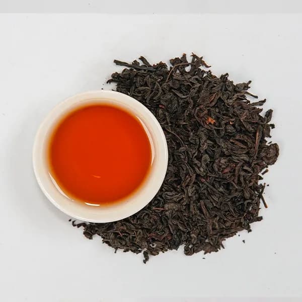 Ngoại hình trà khô và màu nước Trà Bá Tước